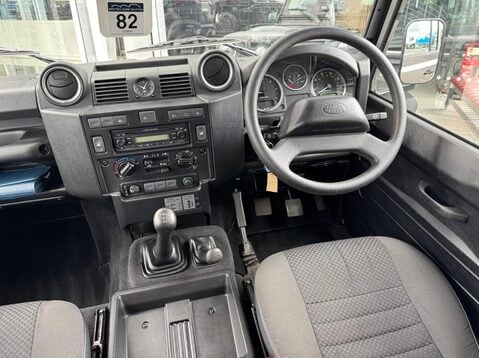 Land Rover Defender 110 COUNTY STATION WAGON 47