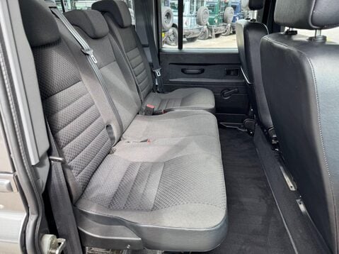Land Rover Defender 110 COUNTY STATION WAGON 49
