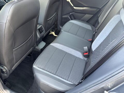 Volkswagen T-Roc R-LINE TSI 4MOTION DSG 35