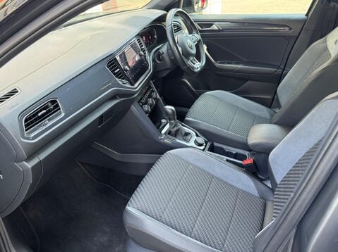 Volkswagen T-Roc R-LINE TSI 4MOTION DSG 12