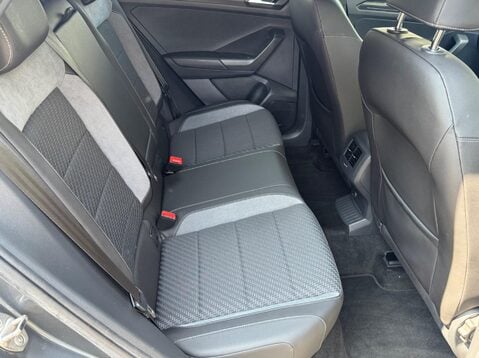 Volkswagen T-Roc R-LINE TSI 4MOTION DSG 32