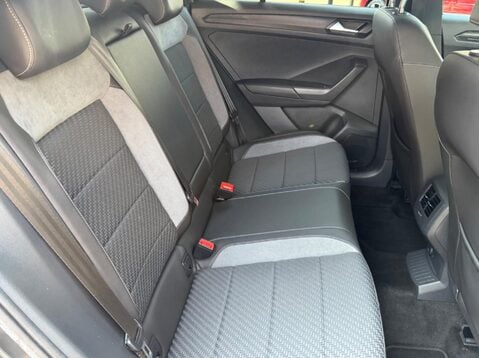 Volkswagen T-Roc R-LINE TSI 4MOTION DSG 34