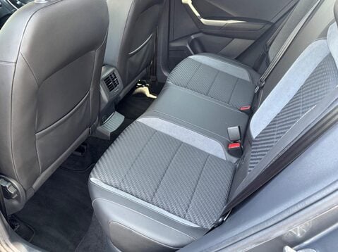 Volkswagen T-Roc R-LINE TSI 4MOTION DSG 35