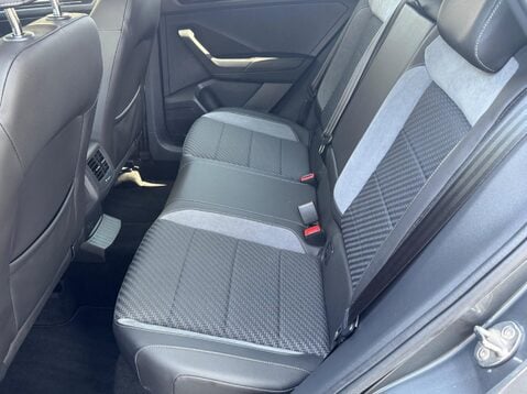 Volkswagen T-Roc R-LINE TSI 4MOTION DSG 36