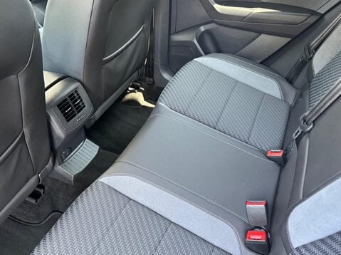 Volkswagen T-Roc R-LINE TSI 4MOTION DSG 38