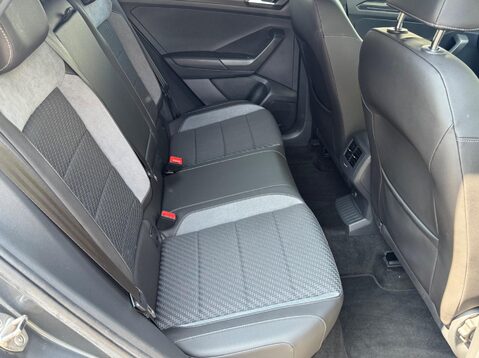 Volkswagen T-Roc R-LINE TSI 4MOTION DSG 32