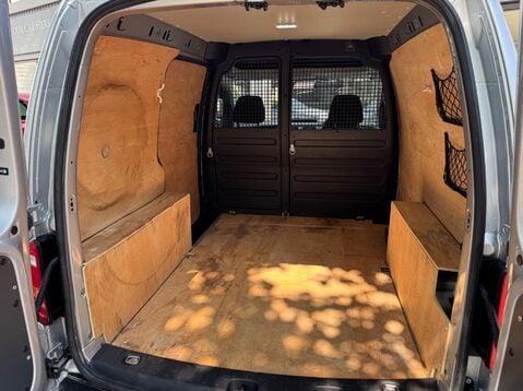 Volkswagen Caddy C20 TDI TRENDLINE 11