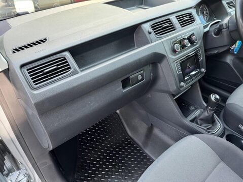 Volkswagen Caddy C20 TDI TRENDLINE 22