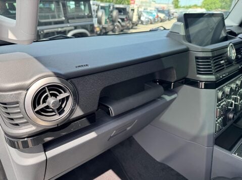 Ineos Grenadier 3.0D Fieldmaster Edition Station Wagon Auto 4WD Euro 6 (s/s) 6dr 34