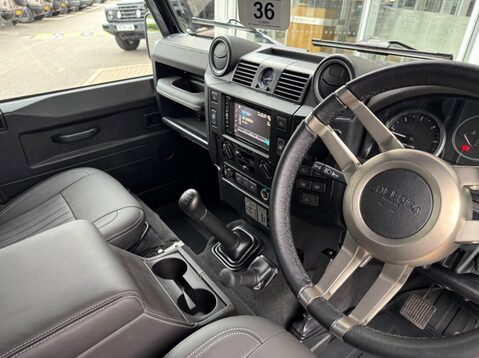 Land Rover Defender TD XS UTILITY WAGON 24
