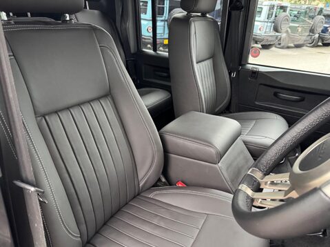 Land Rover Defender TD XS UTILITY WAGON 22