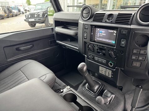 Land Rover Defender TD XS UTILITY WAGON 25