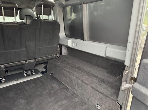 Land Rover Defender TD XS UTILITY WAGON 17