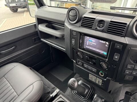 Land Rover Defender TD XS UTILITY WAGON 26
