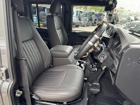 Land Rover Defender TD XS UTILITY WAGON 21