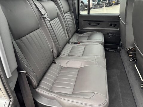 Land Rover Defender TD XS UTILITY WAGON 37