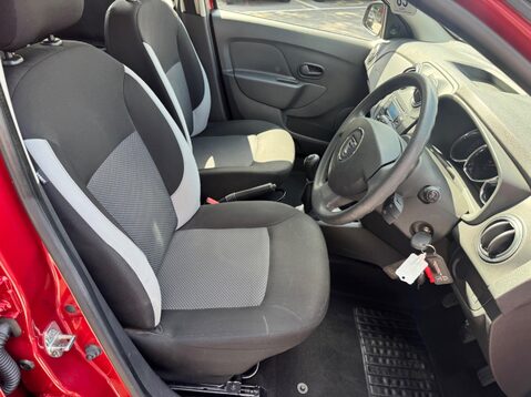 Dacia Sandero AMBIANCE 11