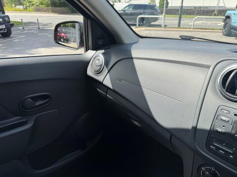 Dacia Sandero AMBIANCE 23