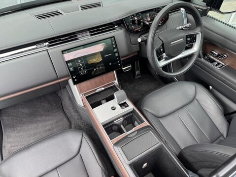 Land Rover Range Rover SE 24