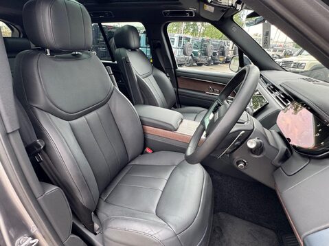 Land Rover Range Rover SE 18