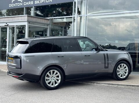 Land Rover Range Rover SE 10