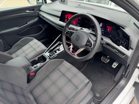 Volkswagen Golf GTI TSI DSG 18