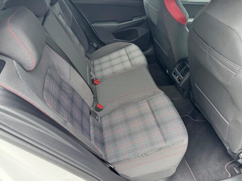 Volkswagen Golf GTI TSI DSG 43