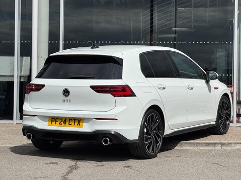 Volkswagen Golf GTI TSI DSG 9