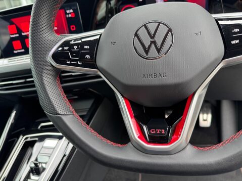 Volkswagen Golf GTI TSI DSG 31
