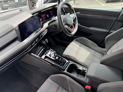Volkswagen Golf GTI TSI DSG 20