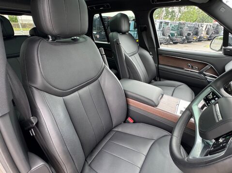 Land Rover Range Rover SE 17