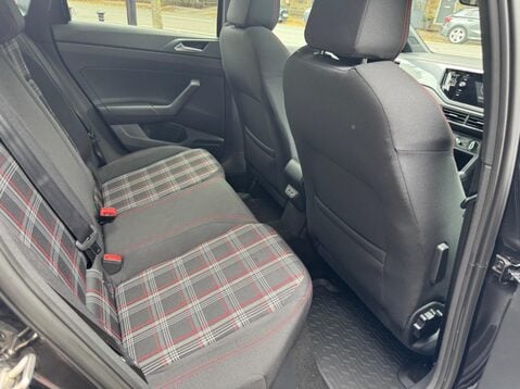Volkswagen Polo GTI PLUS TSI DSG 44