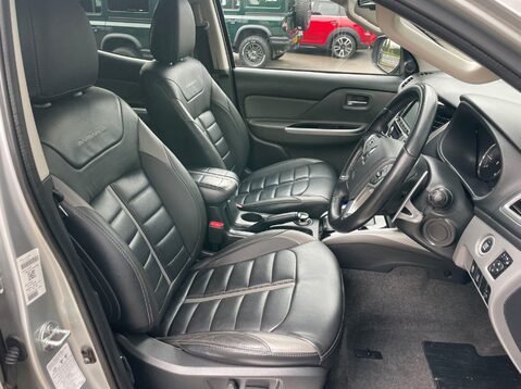 Mitsubishi L200 2.4 DI-D DC Barbarian Auto 4WD Euro 6 4dr 3