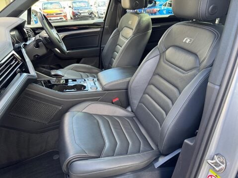Volkswagen Touareg V6 R-LINE TECH TDI 37
