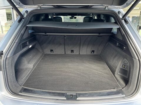 Volkswagen Touareg V6 R-LINE TECH TDI 12