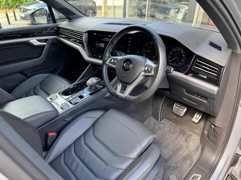 Volkswagen Touareg V6 R-LINE TECH TDI 19