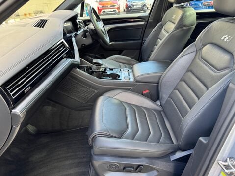 Volkswagen Touareg V6 R-LINE TECH TDI 36