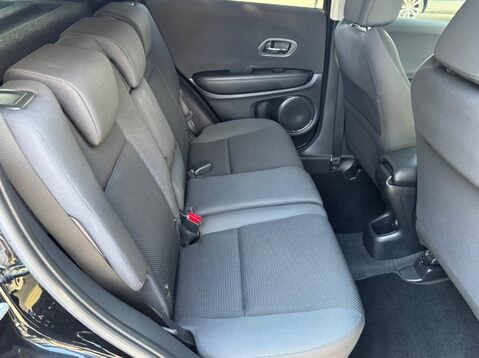 Honda HR-V I-VTEC SE 34