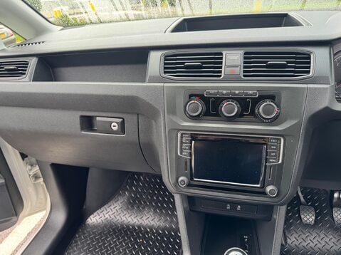 Volkswagen Caddy C20 TDI HIGHLINE 11