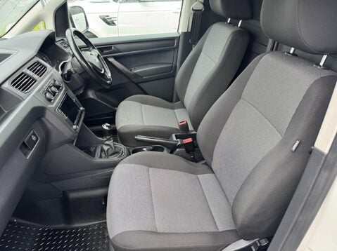 Volkswagen Caddy C20 TDI HIGHLINE 22