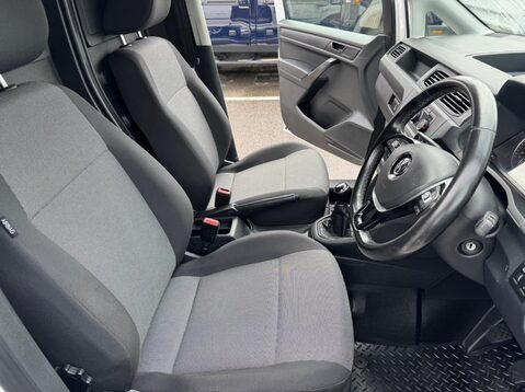 Volkswagen Caddy C20 TDI HIGHLINE 15