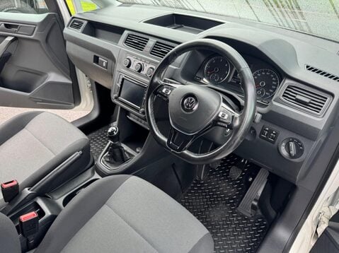 Volkswagen Caddy C20 TDI HIGHLINE 19