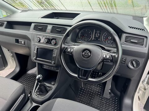 Volkswagen Caddy C20 TDI HIGHLINE 18
