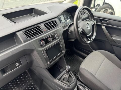 Volkswagen Caddy C20 TDI HIGHLINE 21