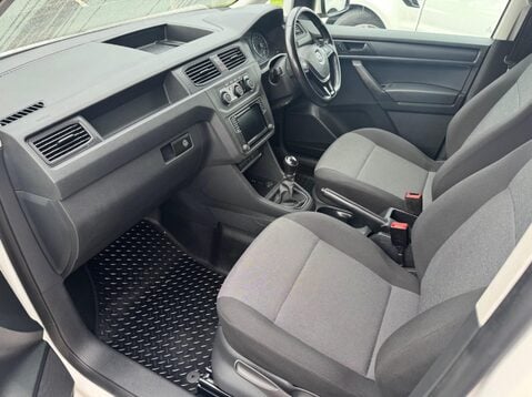 Volkswagen Caddy C20 TDI HIGHLINE 25