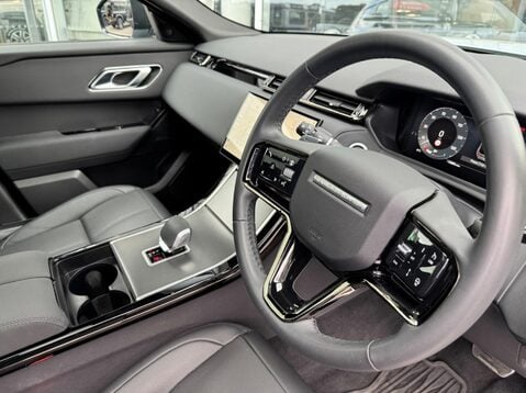 Land Rover Range Rover Velar DYNAMIC SE 15