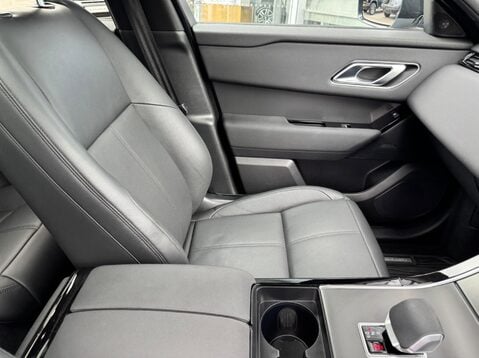 Land Rover Range Rover Velar DYNAMIC SE 21