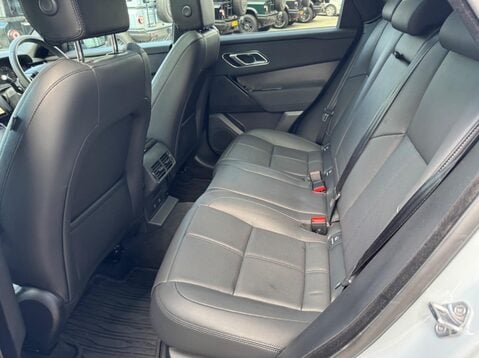 Land Rover Range Rover Velar DYNAMIC SE 29