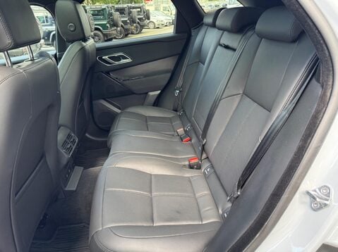 Land Rover Range Rover Velar DYNAMIC SE 28