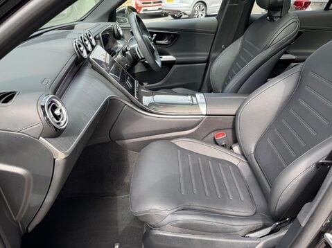 Mercedes-Benz GLC GLC 300 4MATIC AMG LINE PREMIUM PLUS MHEV 32